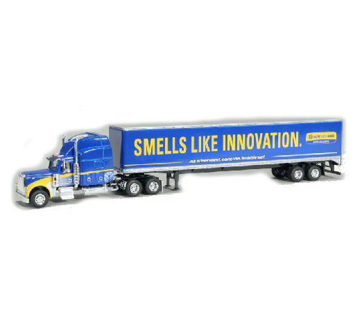 1:64 New Holland Biodiesel Peterbilt 379 Truck